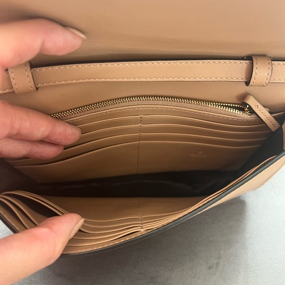 Sold. Gucci Icon Camelia wallet on chain - Picture 9 of 16